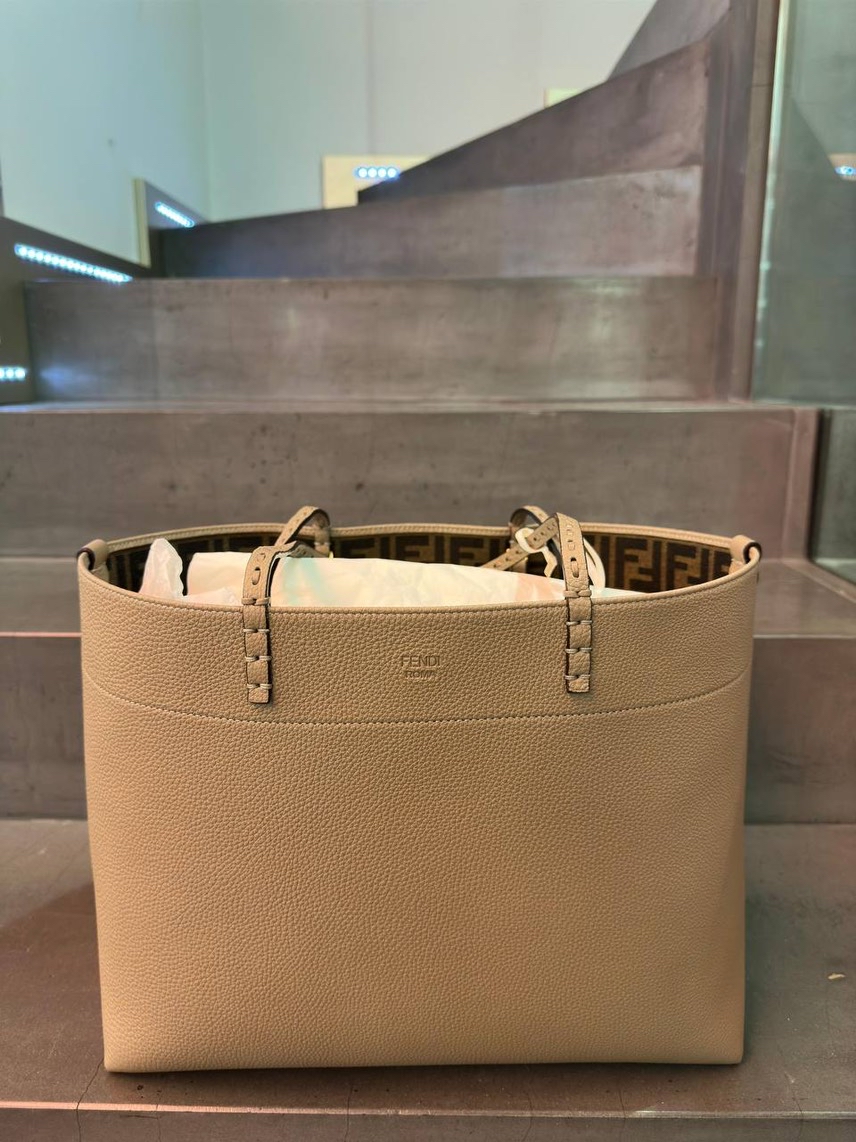 FENDI Totes front view - Women's luxury Bags