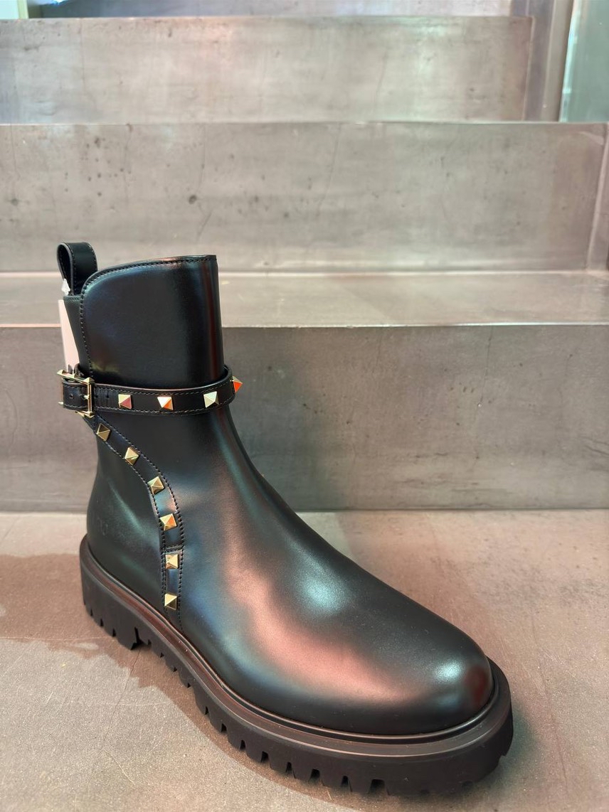VALENTINO GARAVANI Boots front view - Women's luxury Shoes