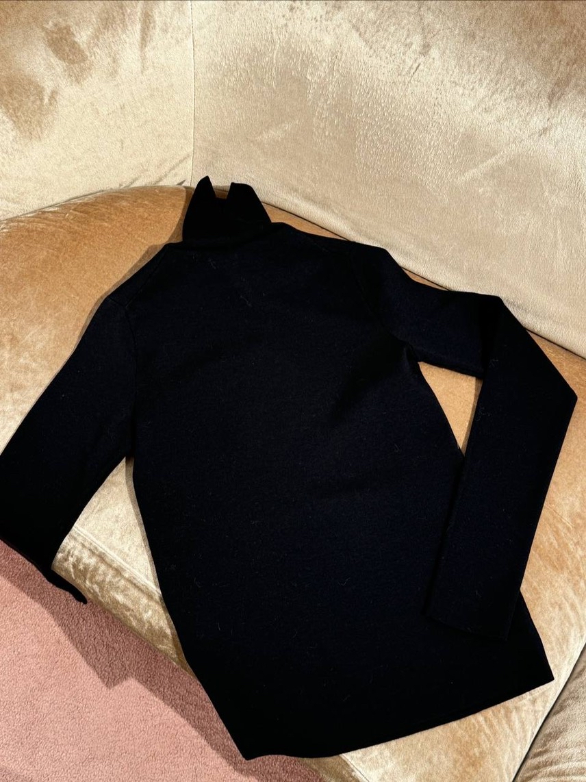 FENDI Knitwear side view - Women's luxury Clothes
