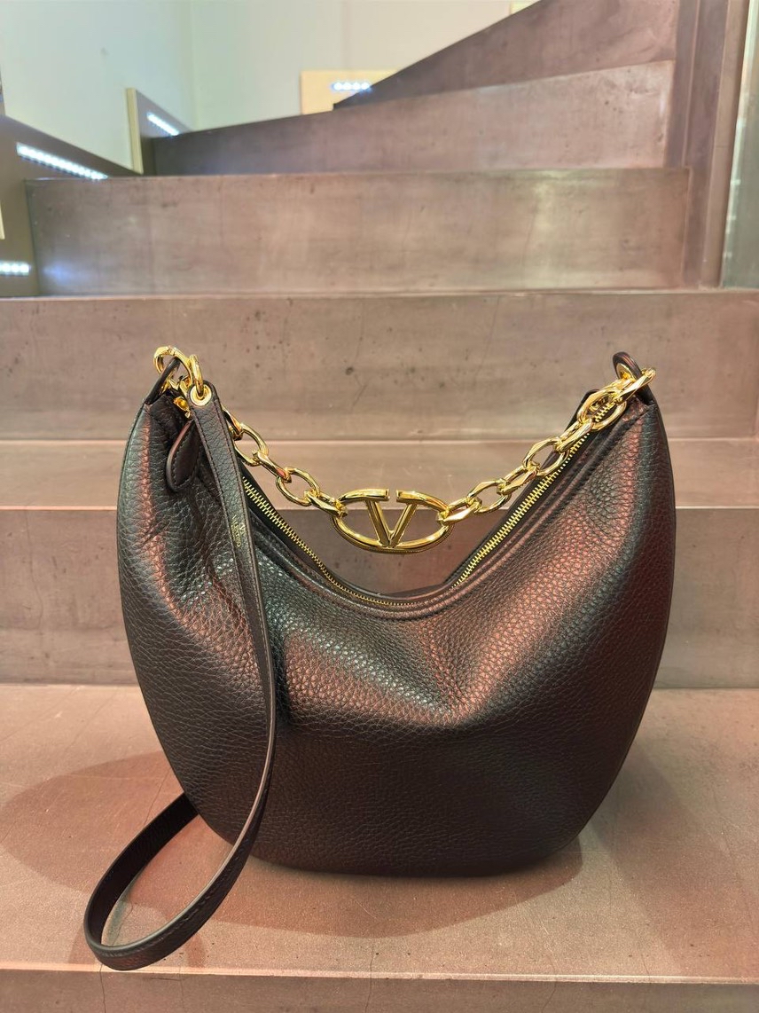 VALENTINO GARAVANI Crossbody bags front view - Women's luxury Bags