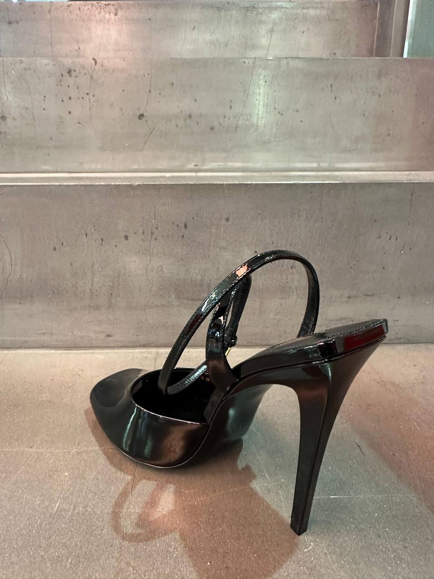 YVES SAINT LAURENT Sandals side view - Women's luxury Shoes