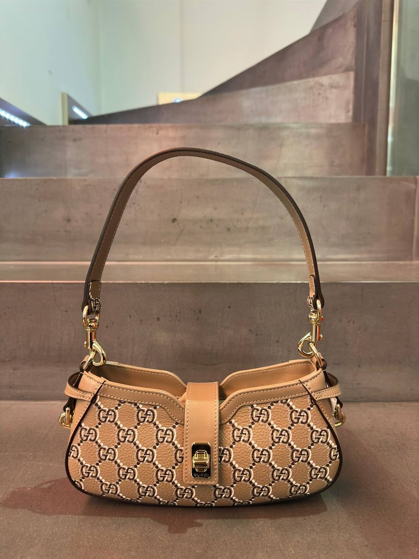 GUCCI Shoulder bags front view - Women's luxury Bags