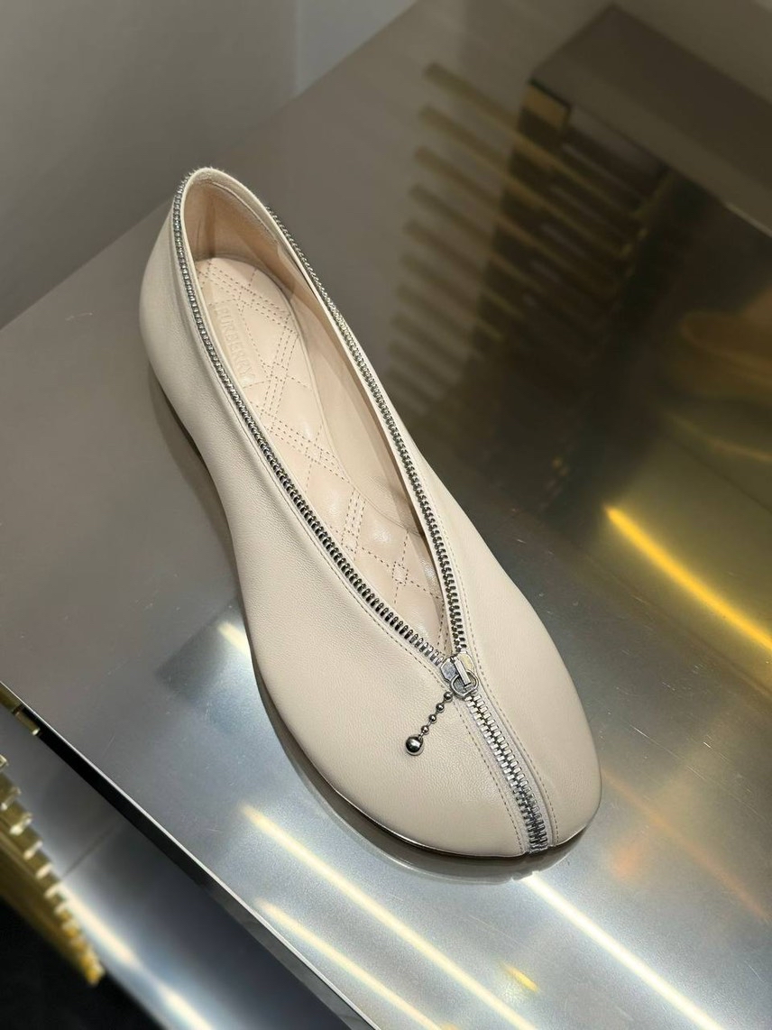 BURBERRY Ballerinas front view - Women's luxury Shoes
