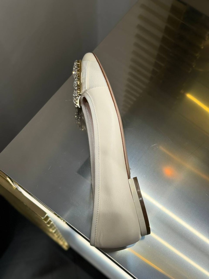 ROGER VIVIER Ballerinas side view - Women's luxury Shoes