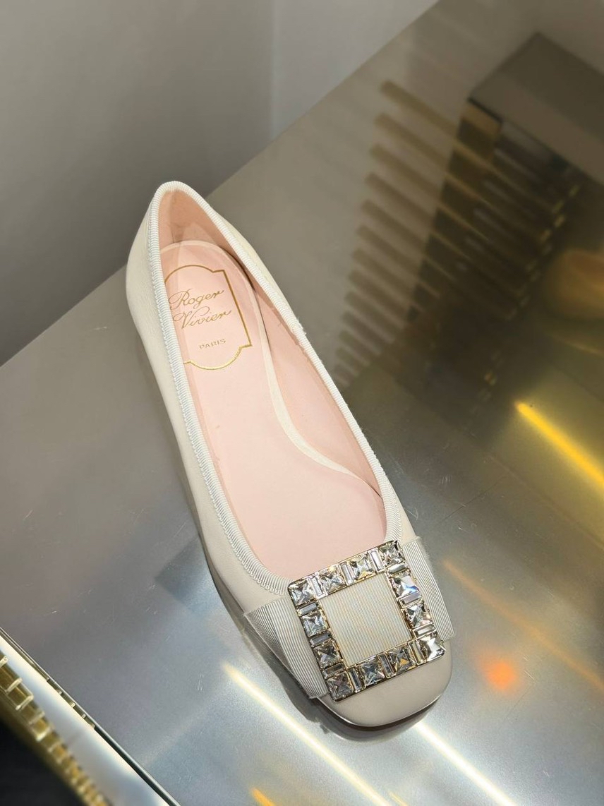 ROGER VIVIER Ballerinas front view - Women's luxury Shoes