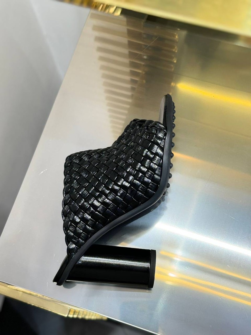 BOTTEGA VENETA Sandals front view - Women's luxury Shoes