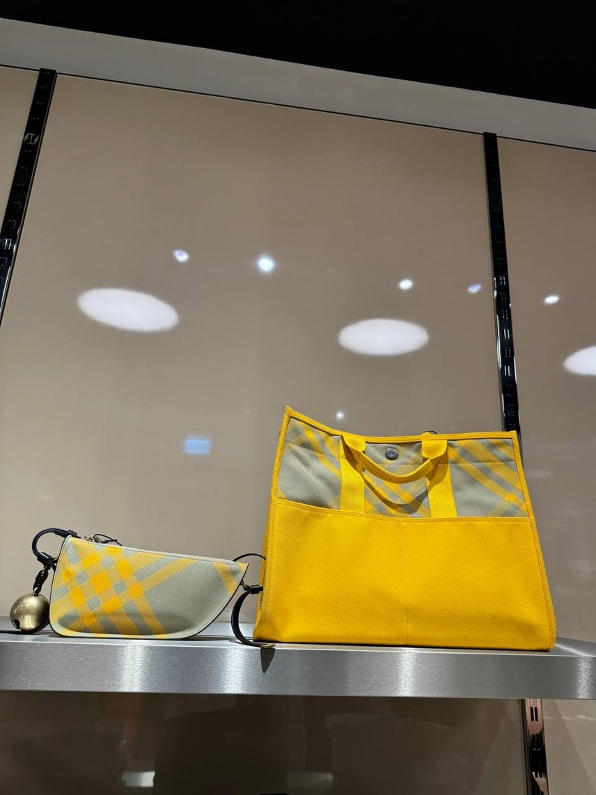 BURBERRY Totes side view - Women's luxury Bags
