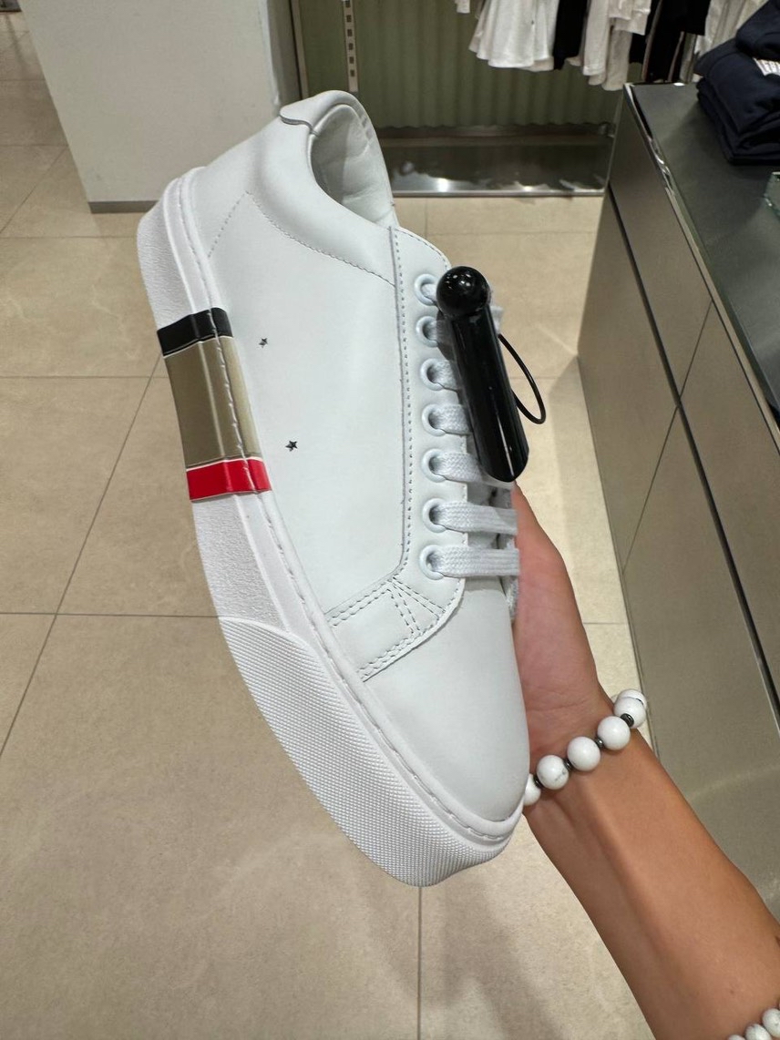 BURBERRY Sneakers side view - Women's luxury Shoes