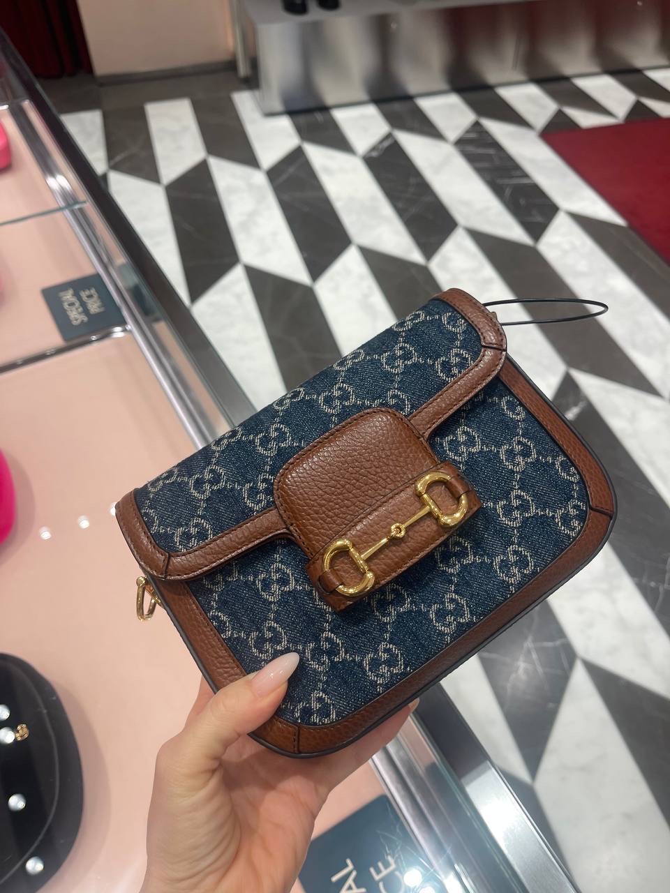 GUCCI Crossbody bags front view - Women's luxury Bags