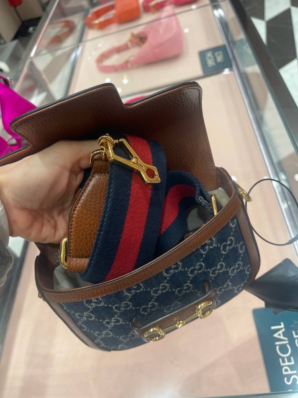GUCCI Crossbody bags side view - Women's luxury Bags