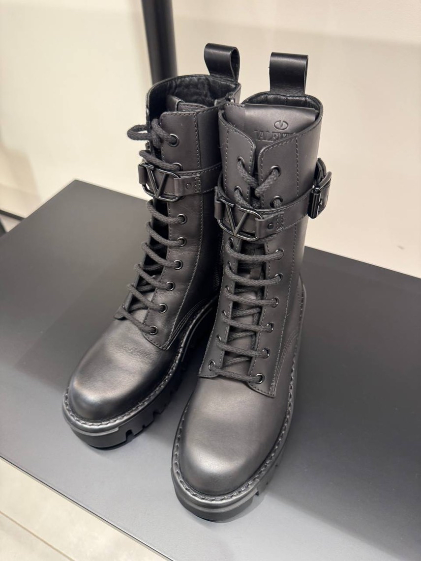 VALENTINO GARAVANI Boots side view - Women's luxury Shoes