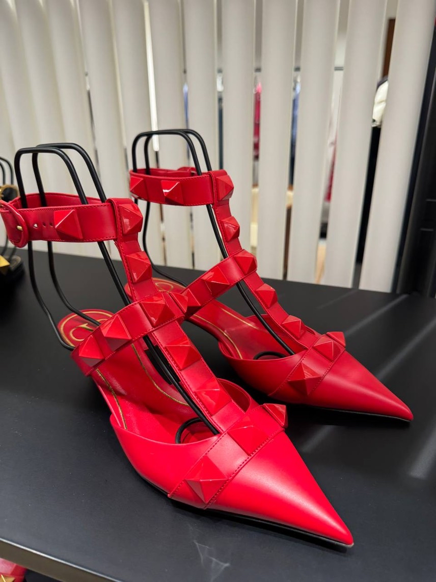 VALENTINO GARAVANI Sandals side view - Women's luxury Shoes