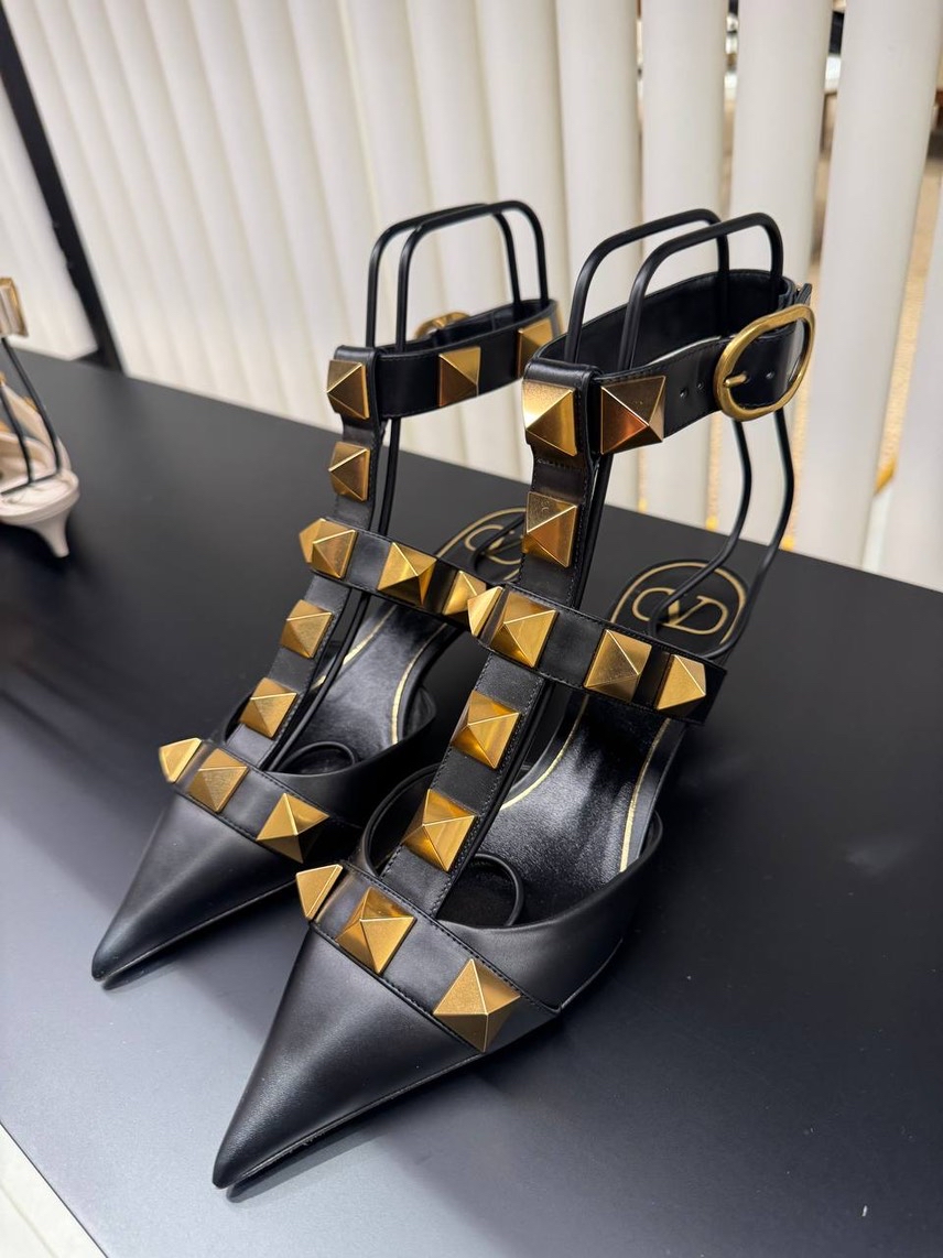 VALENTINO GARAVANI Sandals side view - Women's luxury Shoes