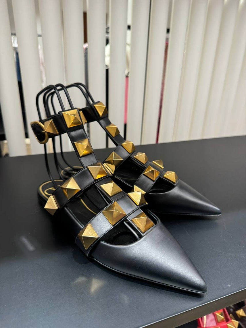 VALENTINO GARAVANI Sandals side view - Women's luxury Shoes