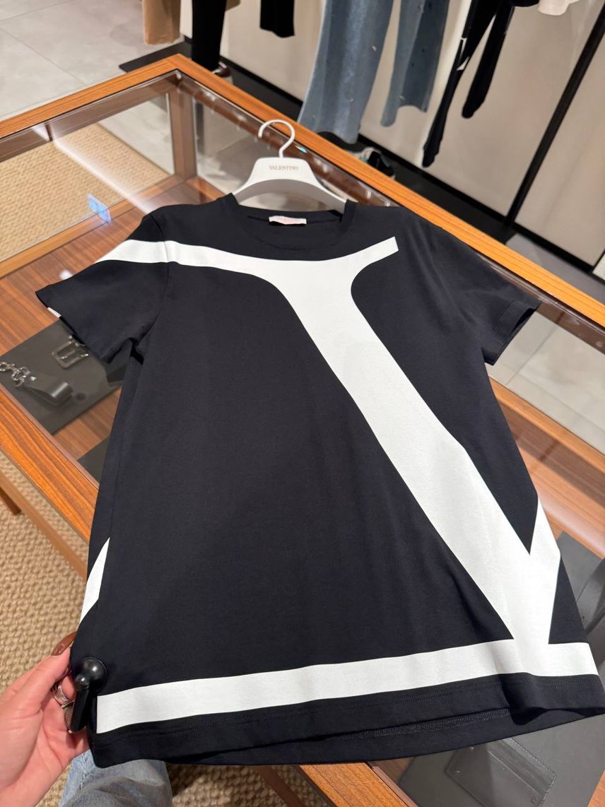 VALENTINO GARAVANI T-shirt and Polo side view - Men's luxury Clothes