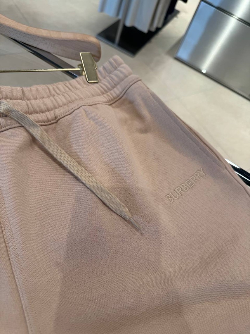 BURBERRY Shorts side view - Men's luxury Clothes