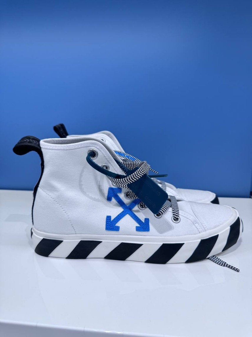 OFF-WHITE Sneakers front view - Men's luxury Shoes