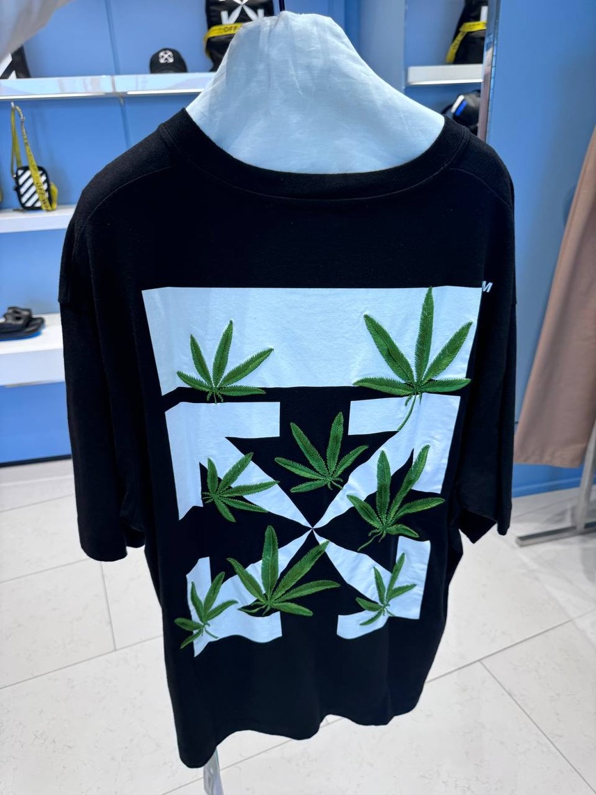 OFF-WHITE T-shirt and Polo side view - Men's luxury Clothes