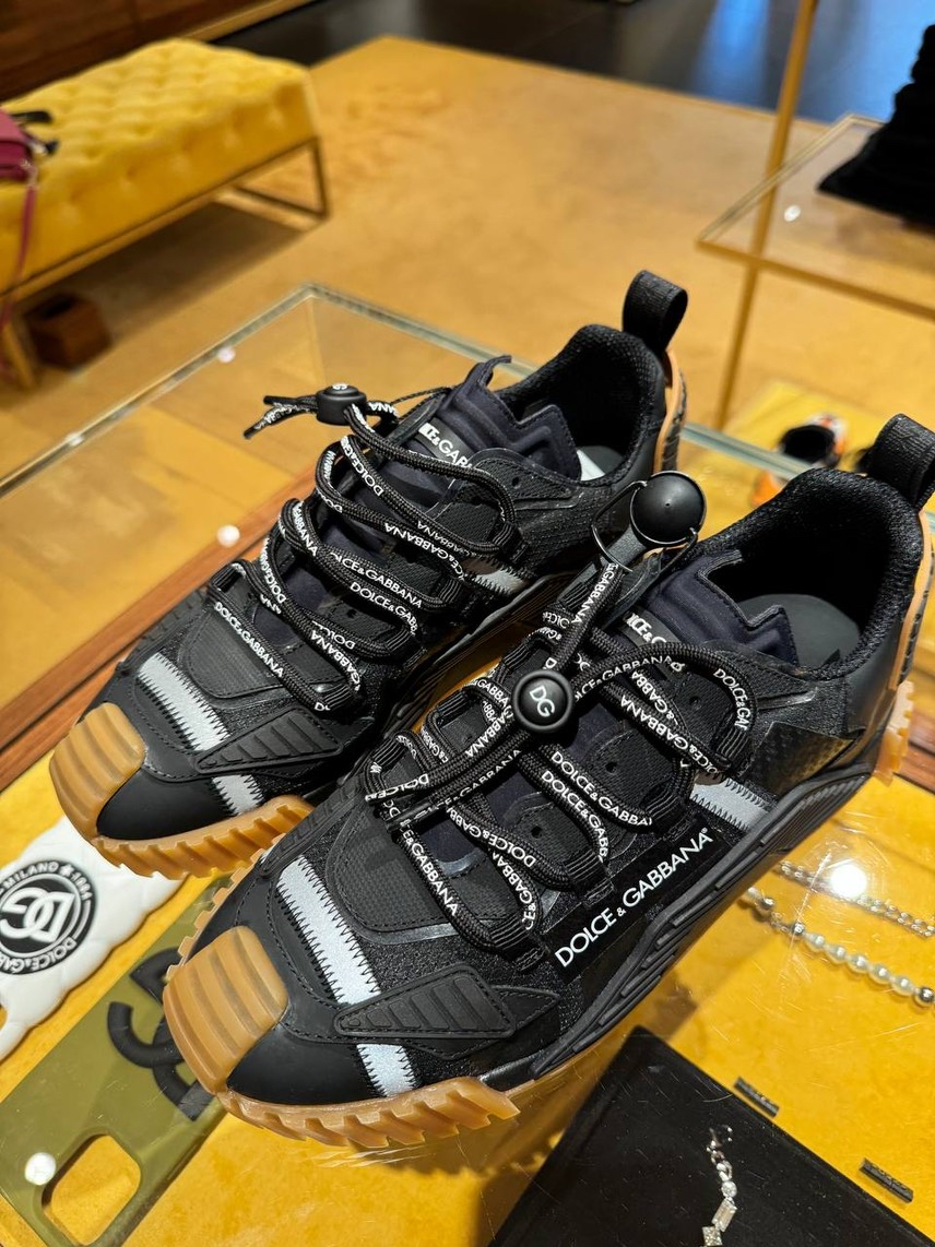 DOLCE & GABBANA Sneakers side view - Men's luxury Shoes