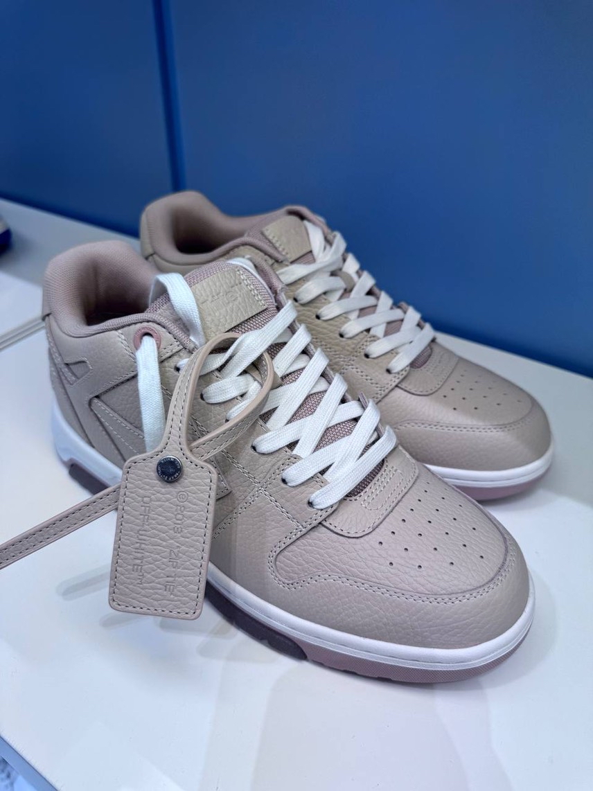 OFF-WHITE Sneakers side view - Men's luxury Shoes