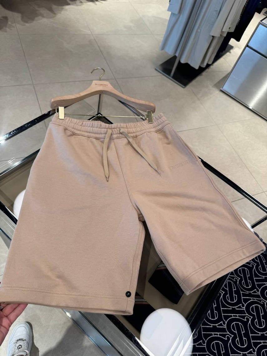 BURBERRY Shorts side view - Men's luxury Clothes