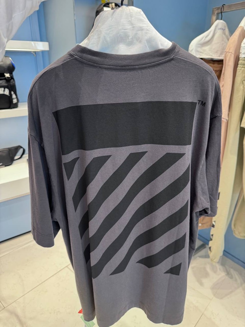 OFF-WHITE T-shirt and Polo side view - Men's luxury Clothes