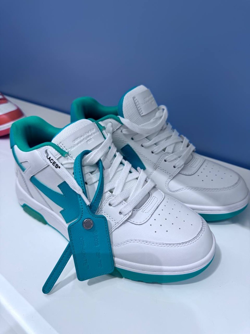 OFF-WHITE Sneakers side view - Men's luxury Shoes