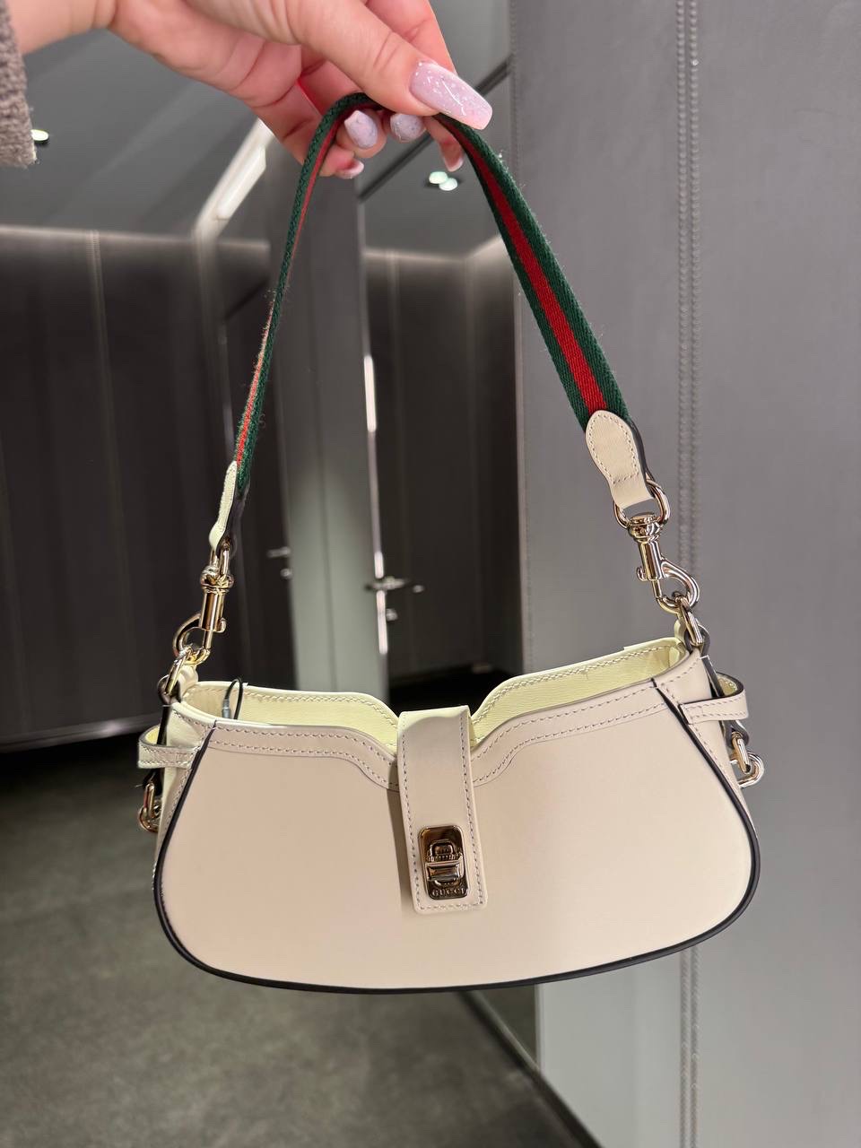 GUCCI Shoulder bags front view - Women's luxury Bags