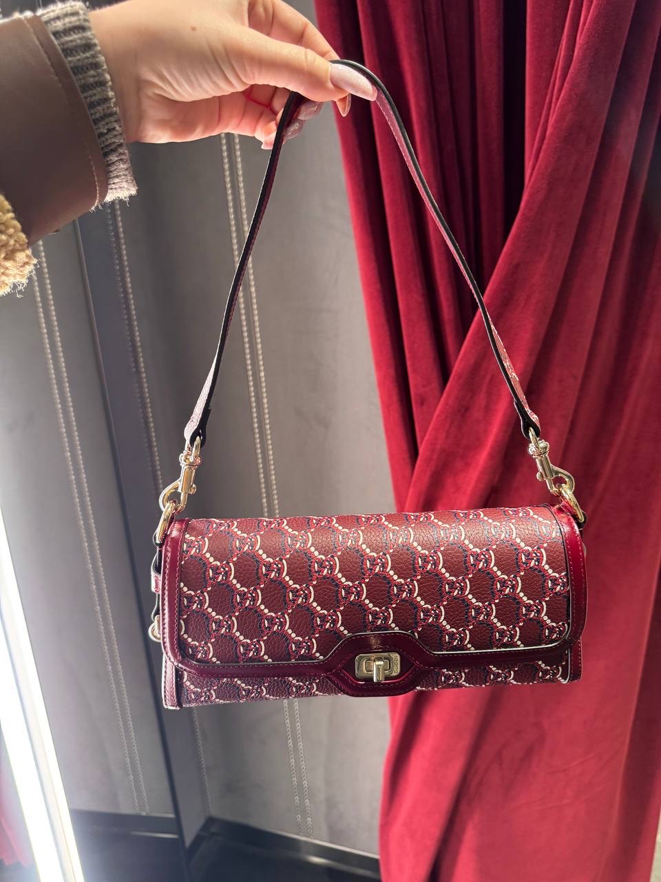 GUCCI Crossbody bags front view - Women's luxury Bags