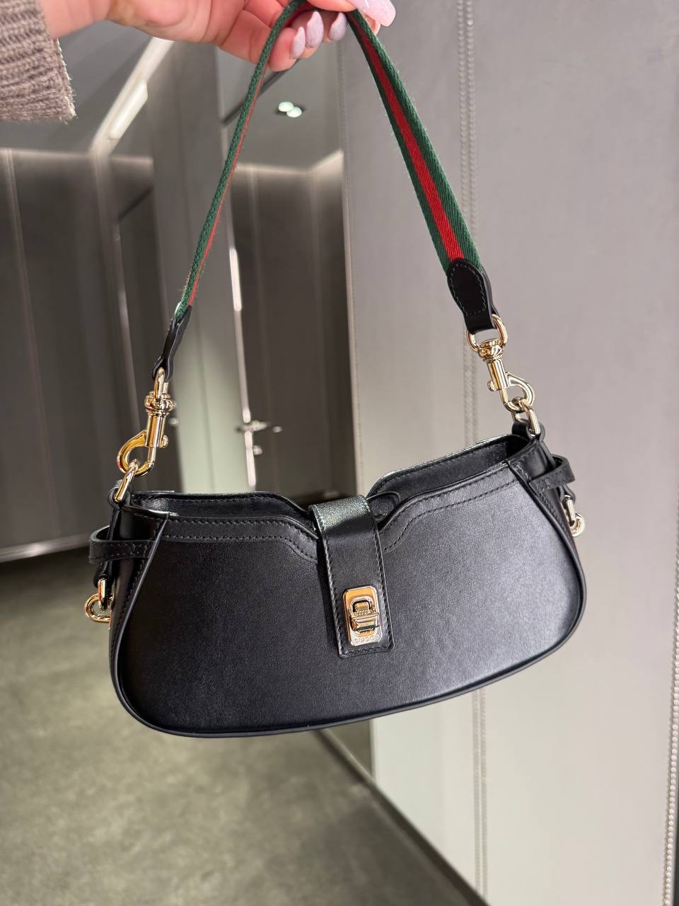 GUCCI Shoulder bags front view - Women's luxury Bags