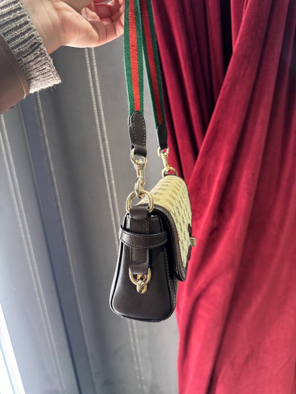 GUCCI Shoulder bags side view - Women's luxury Bags