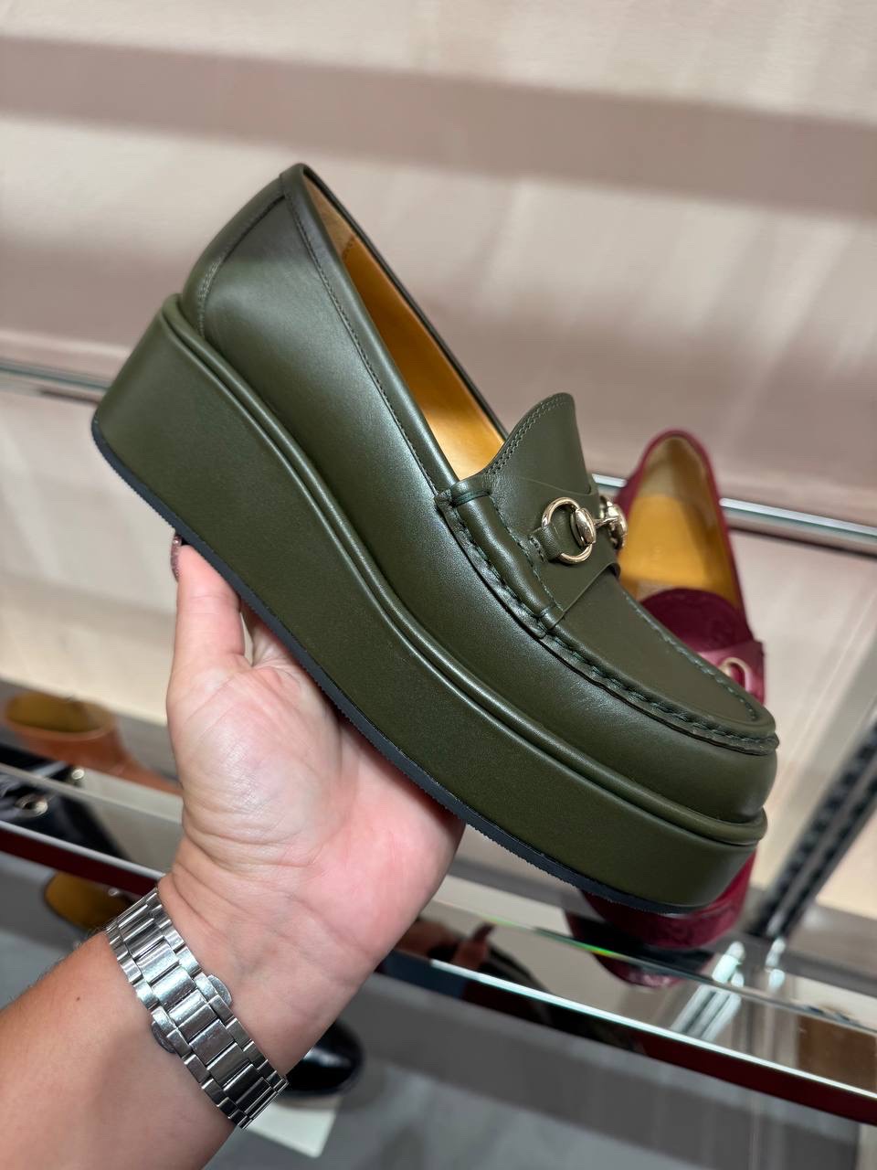 Gucci Women’s Green Leather Loafers Women main image 4