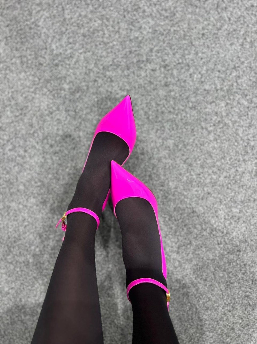 VALENTINO GARAVANI Pumps side view - Women's luxury Shoes