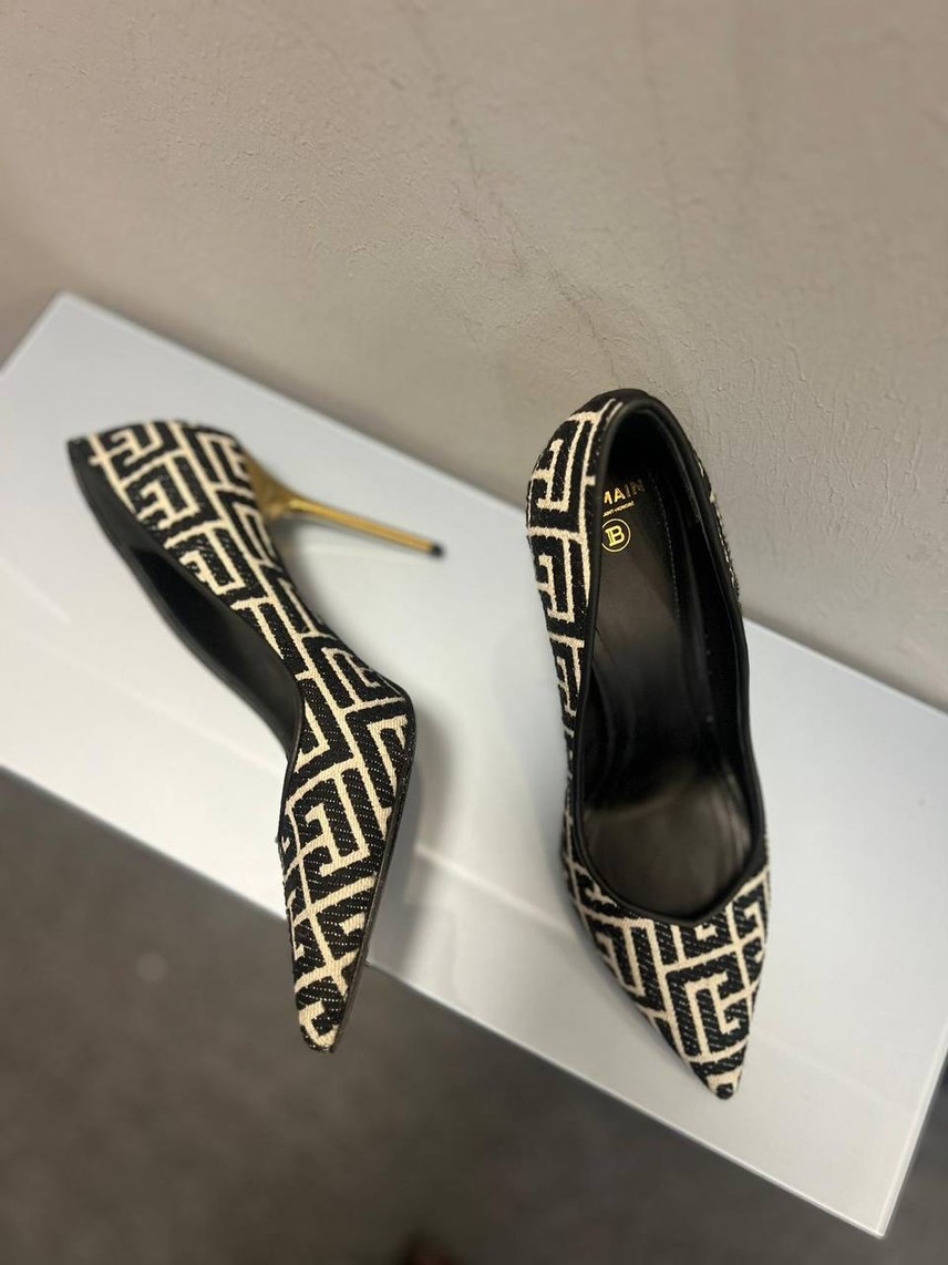 BALMAIN Pumps front view - Women's luxury Shoes