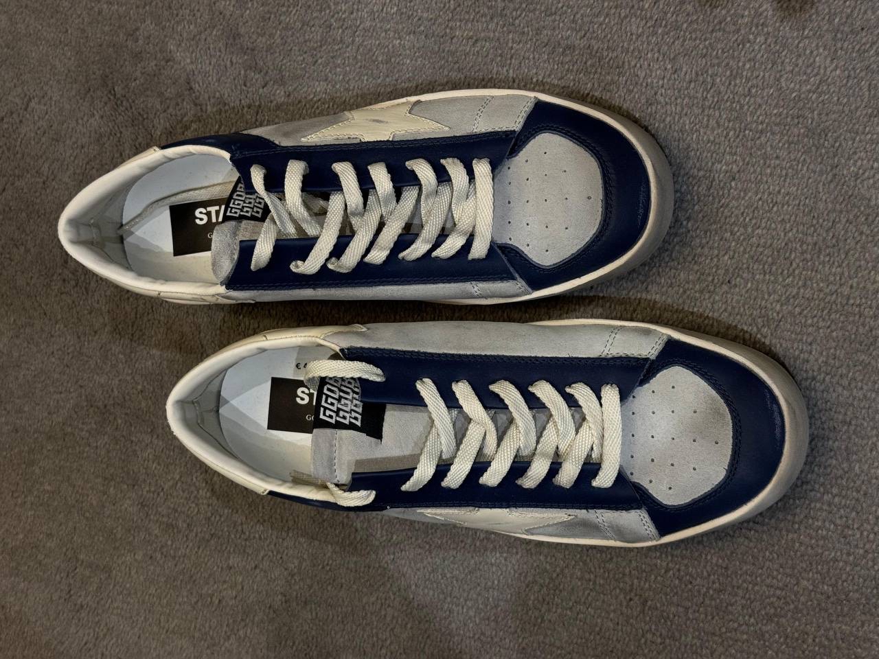 GOLDEN GOOSE Sneakers side view - Men's luxury Shoes