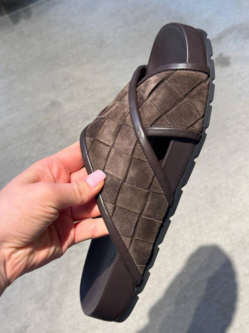 BOTTEGA VENETA Slides side view - Men's luxury Shoes