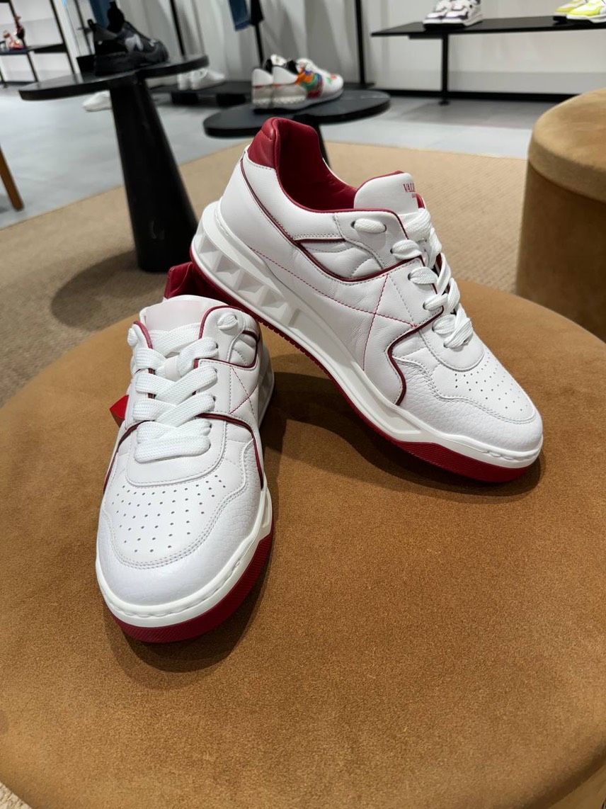 VALENTINO GARAVANI Sneakers side view - Men's luxury Shoes
