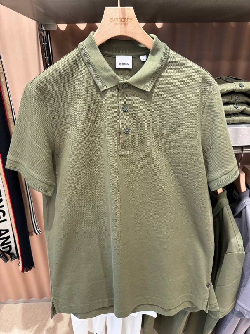 BURBERRY T-shirt and Polo side view - Men's luxury Clothes
