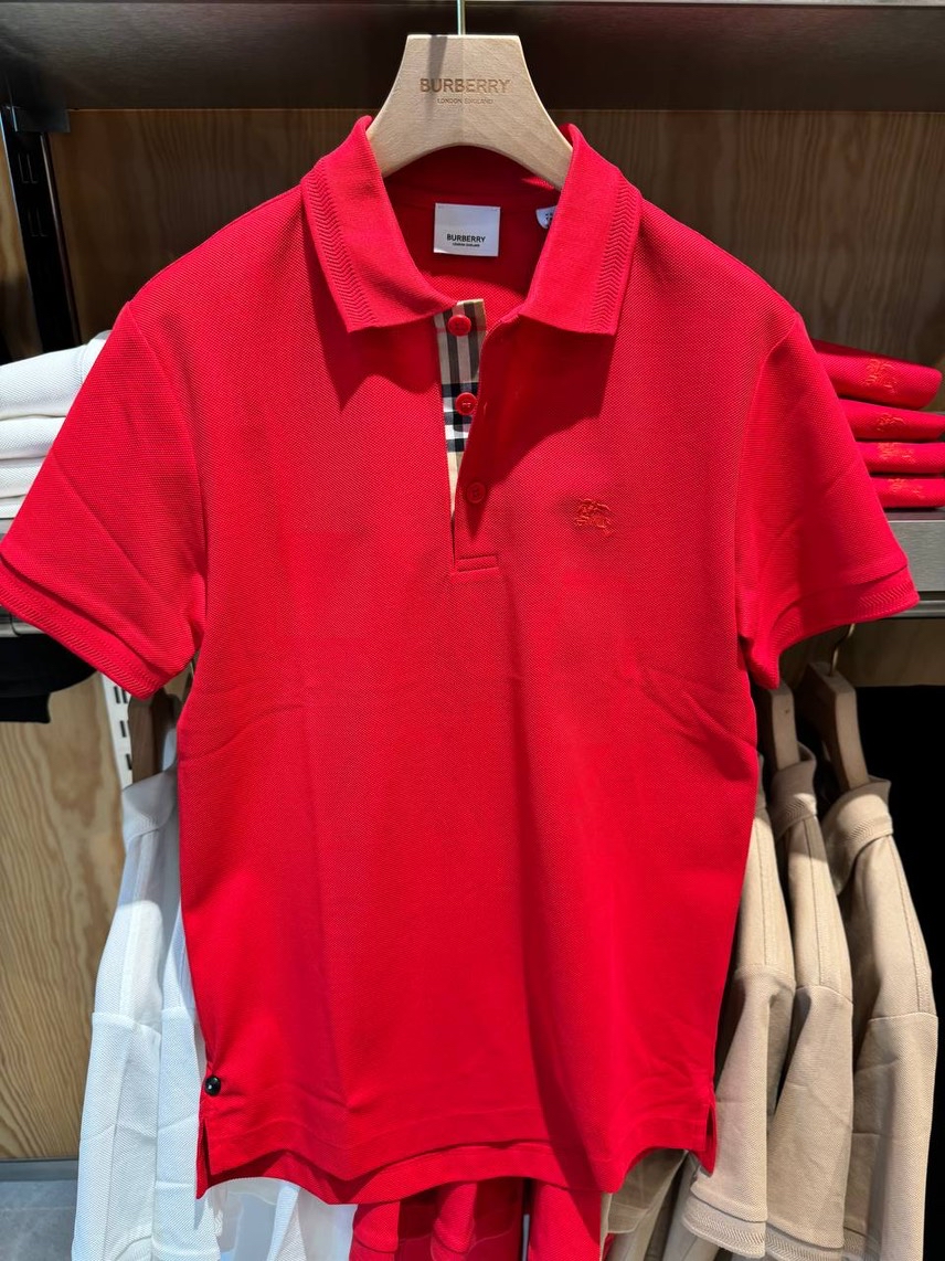 BURBERRY T-shirt and Polo side view - Men's luxury Clothes