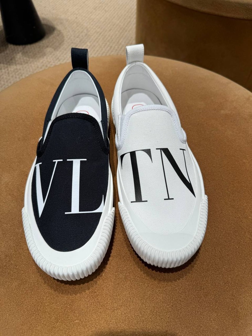 VALENTINO GARAVANI Moccasins side view - Men's luxury Shoes