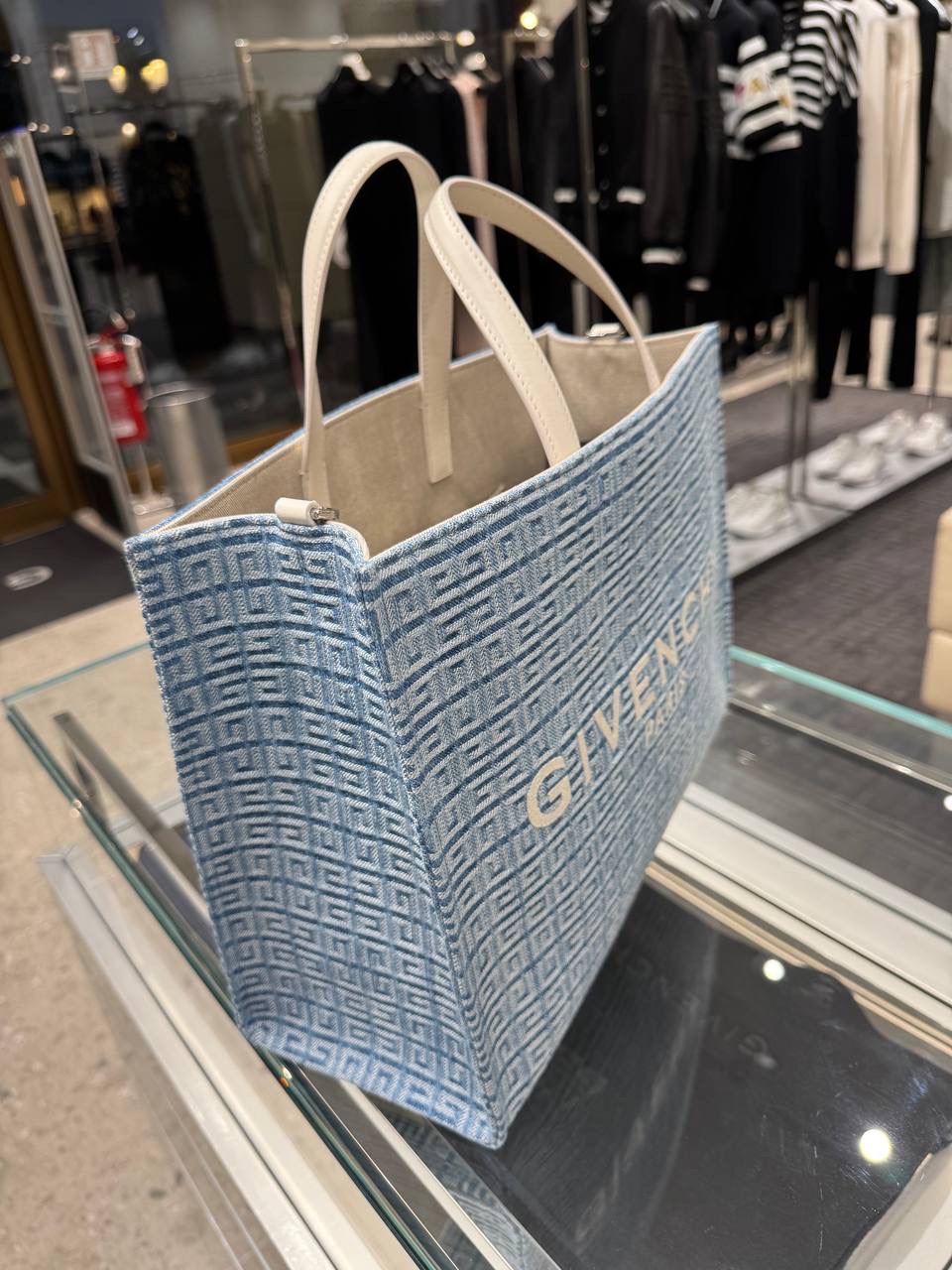 GIVENCHY Totes side view - Women's luxury Bags