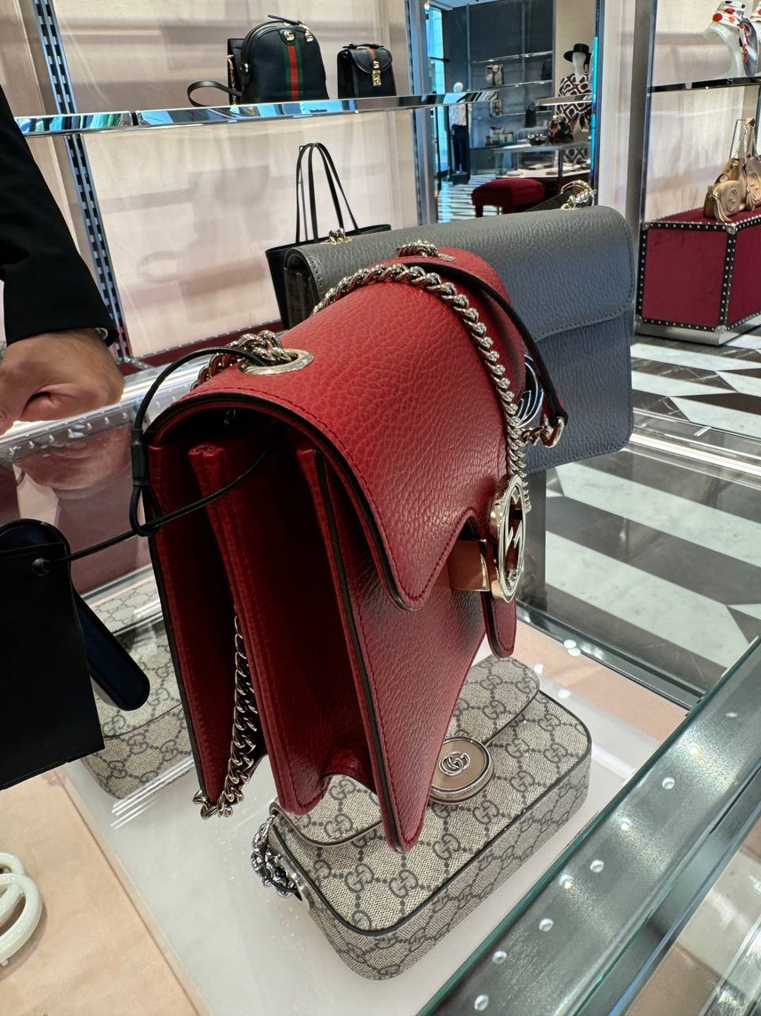 GUCCI Crossbody bags side view - Women's luxury Bags
