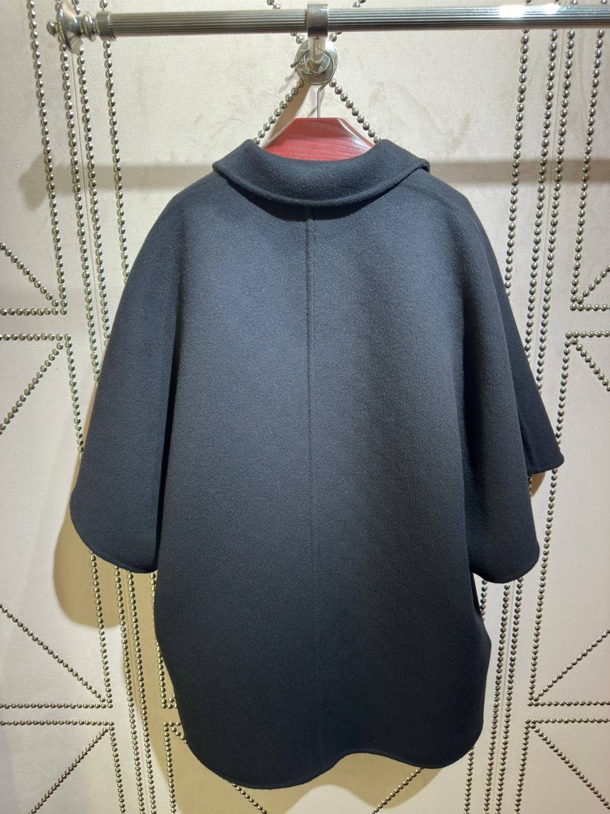 GUCCI Coats side view - Women's luxury Clothes