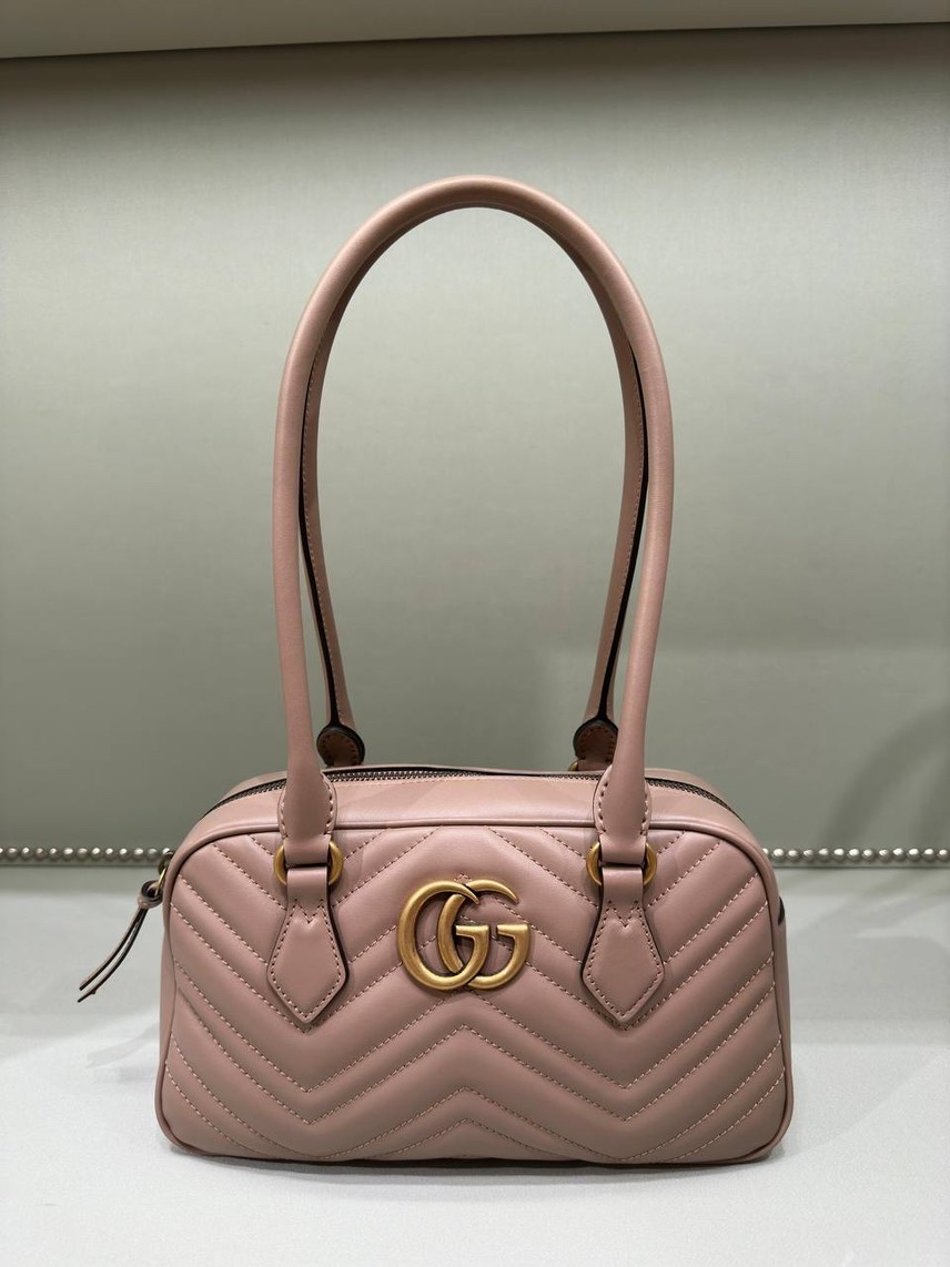 GUCCI Shoulder bags front view - Women's luxury Bags