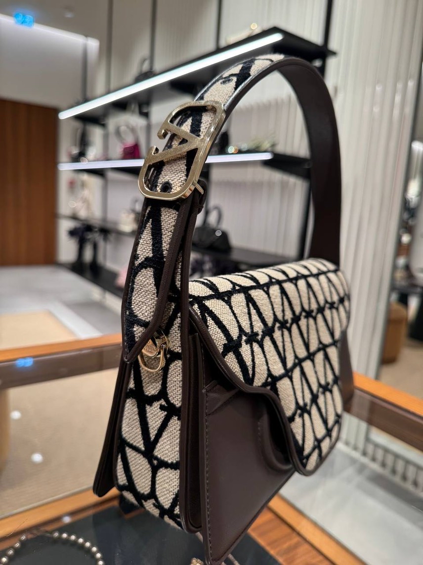 VALENTINO GARAVANI Crossbody bags side view - Women's luxury Bags