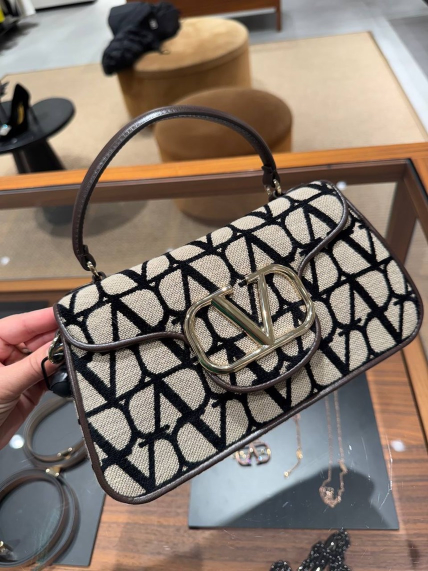 VALENTINO GARAVANI Crossbody bags front view - Women's luxury Bags