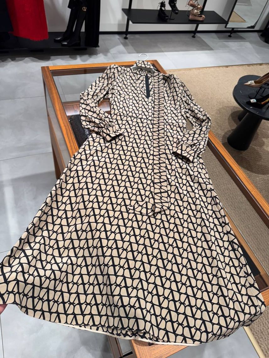 VALENTINO GARAVANI Dresses front view - Women's luxury Clothes