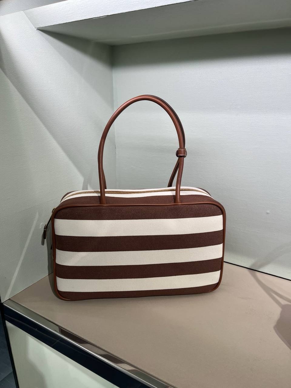 MIU MIU Shoulder bags side view - Women luxury Bags