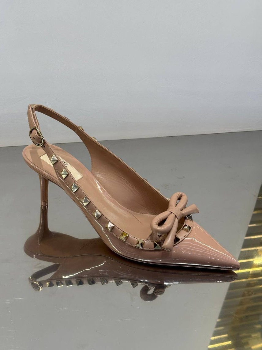 VALENTINO GARAVANI Sandals front view - Women's luxury Shoes