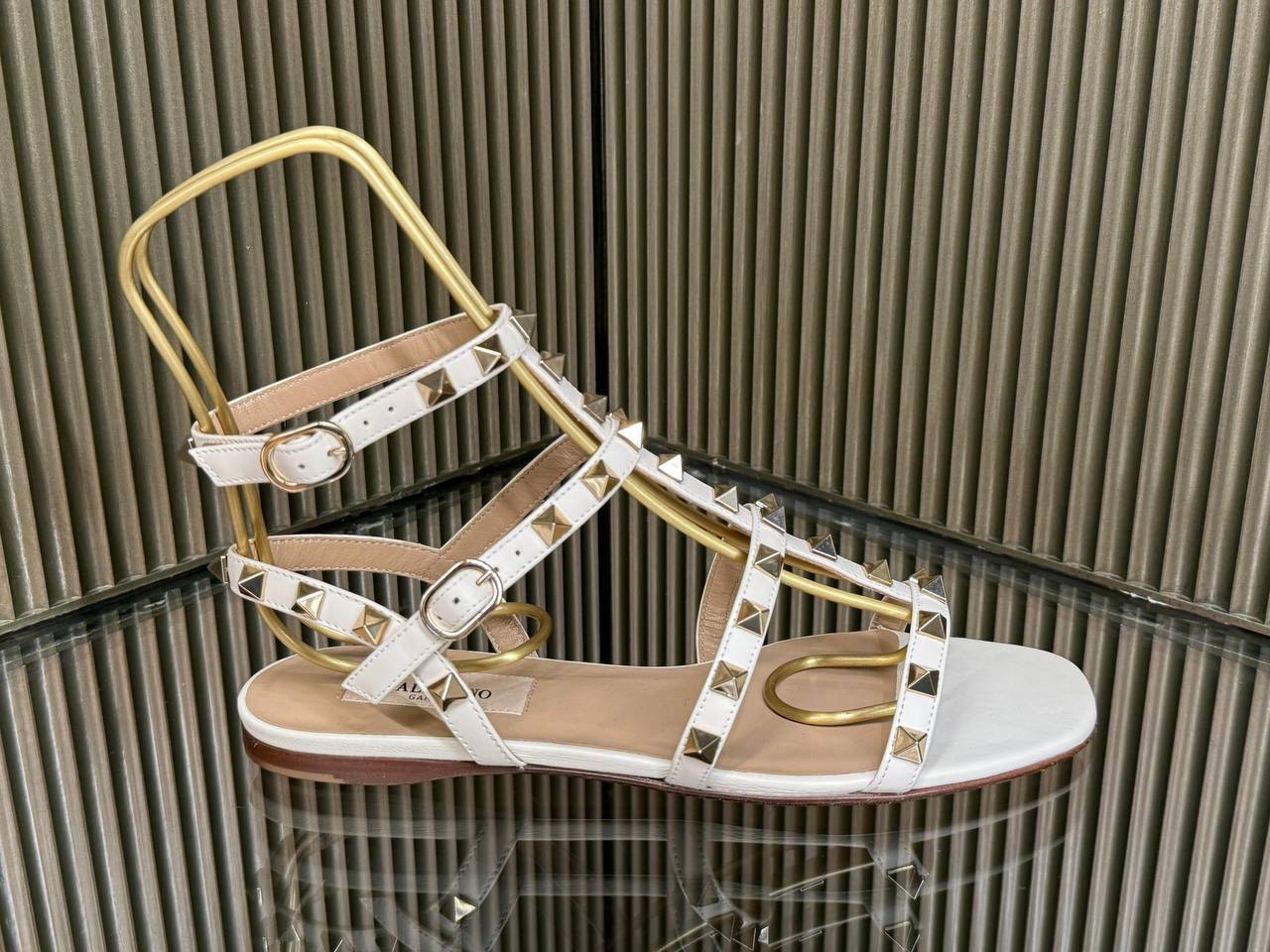 VALENTINO GARAVANI Sandals front view - Women's luxury Shoes